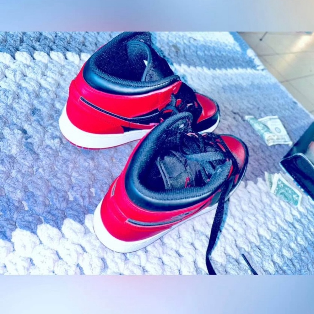 Jordan Kids' Black and Red Sneakers - Picture 5 of 8